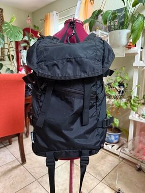 IGNOBLE Cora Classic Rucksack by IGNOBLE. Excellent; preowned condition.